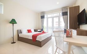 RedDoorz near Xo Viet Nghe Tinh Street